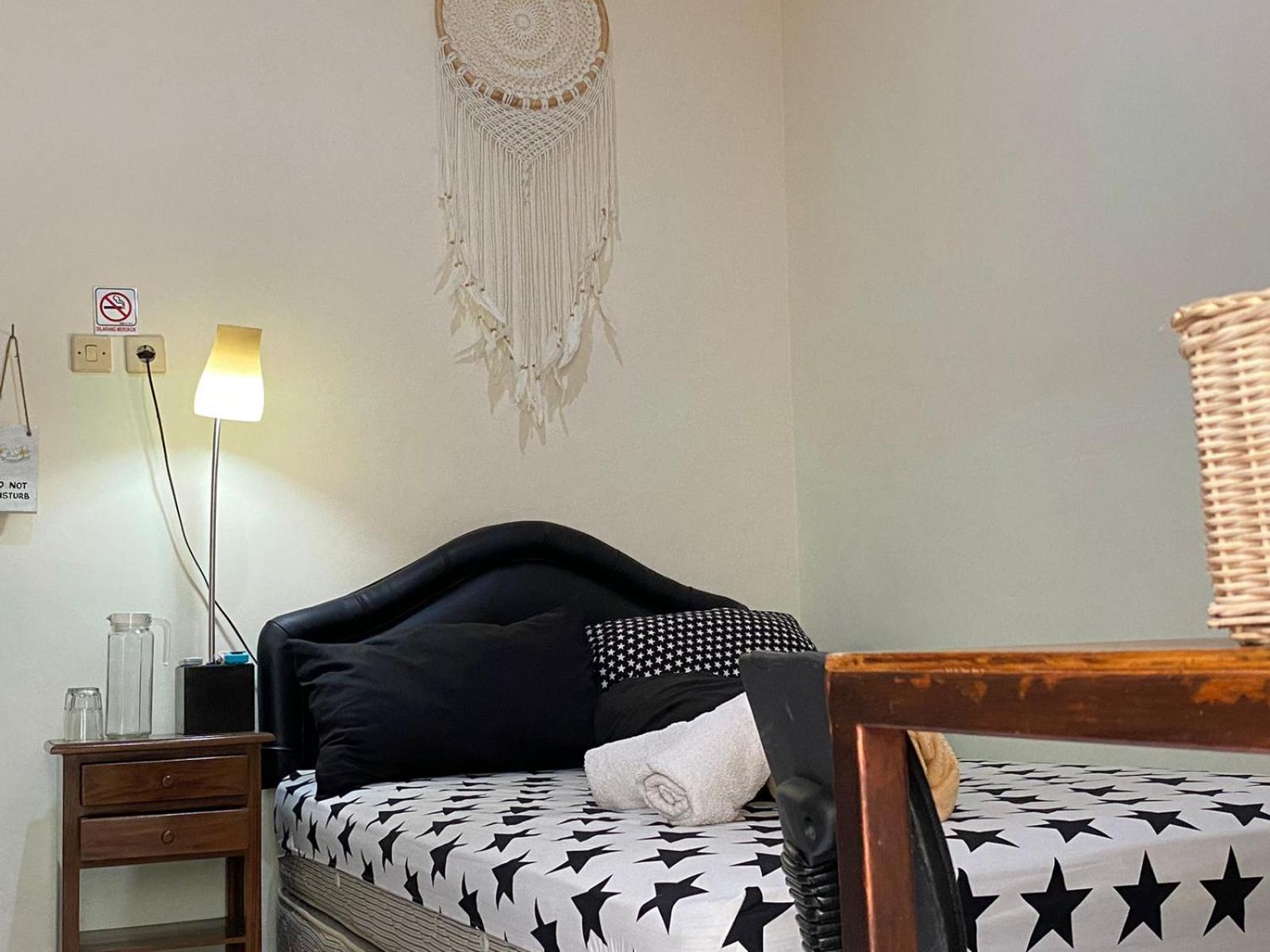 Coliving Jogja Sweet Home Kost Lengkap Di Jogjakarta Bilik gambar