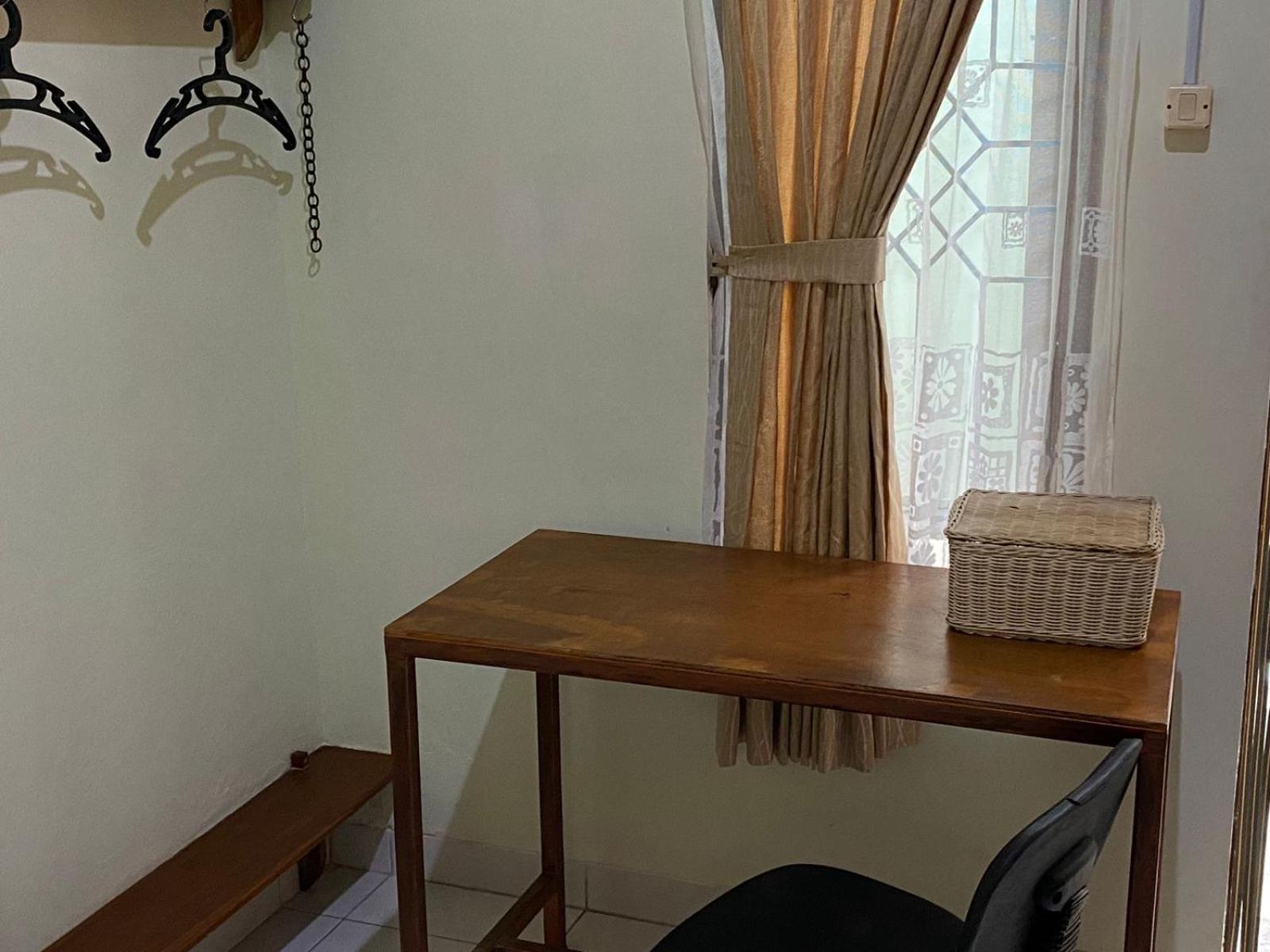 Coliving Jogja Sweet Home Kost Lengkap Di Jogjakarta Bilik gambar