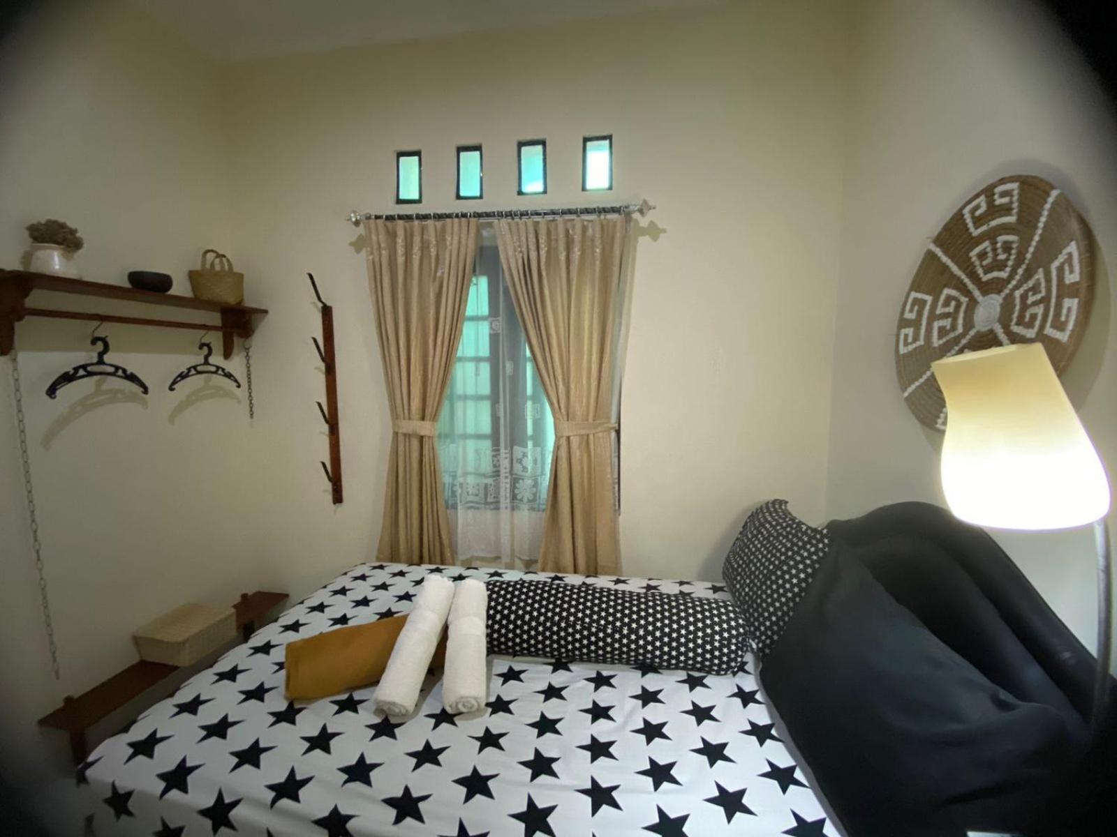 Coliving Jogja Sweet Home Kost Lengkap Di Jogjakarta Bilik gambar