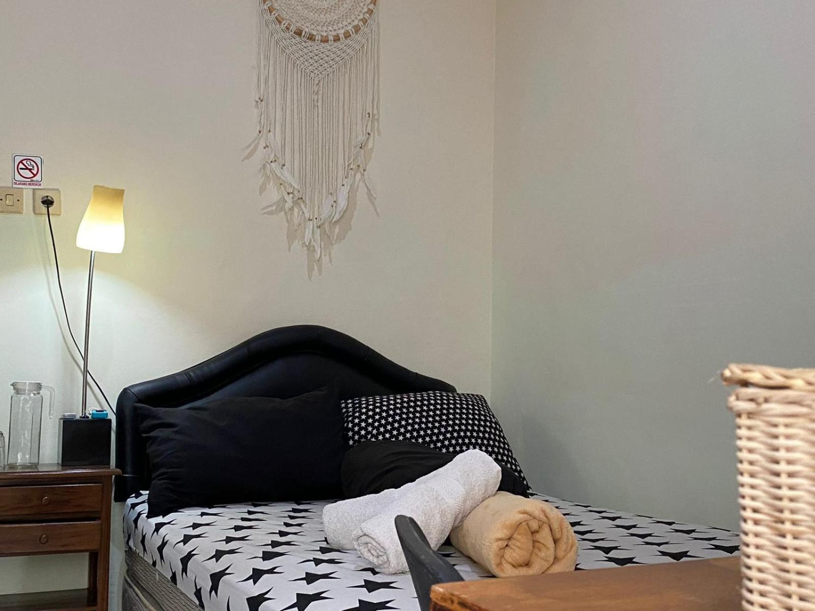 Coliving Jogja Sweet Home Kost Lengkap Di Jogjakarta Bilik gambar