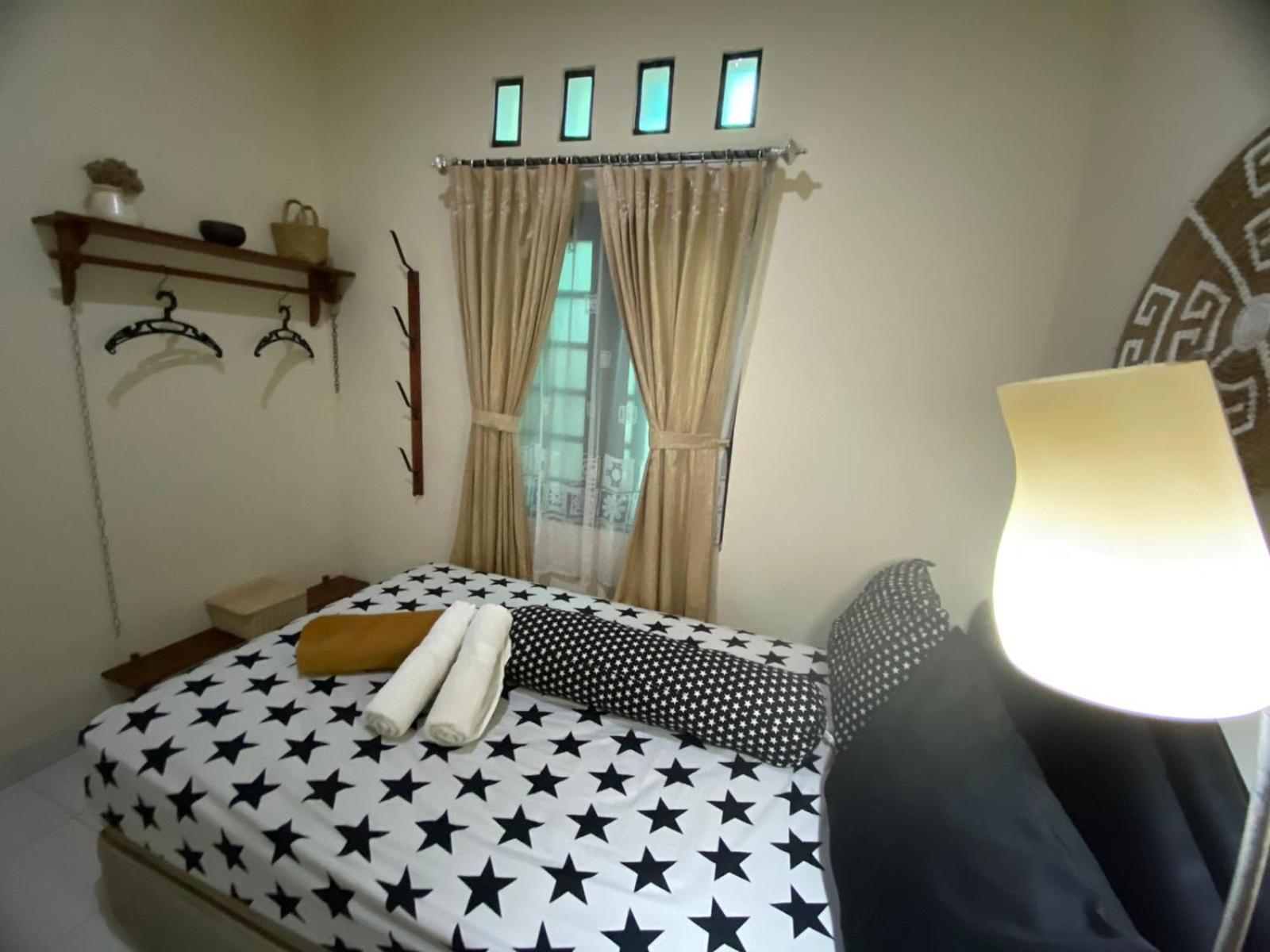 Coliving Jogja Sweet Home Kost Lengkap Di Jogjakarta Bilik gambar